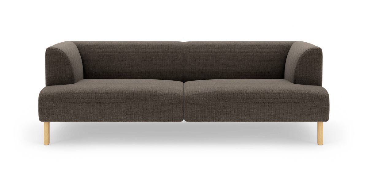 Mørkebrun, moderne 2-personers sofa med to siddepuder, blødt afrundede hjørner og lyse træben, set forfra på hvid baggrund.