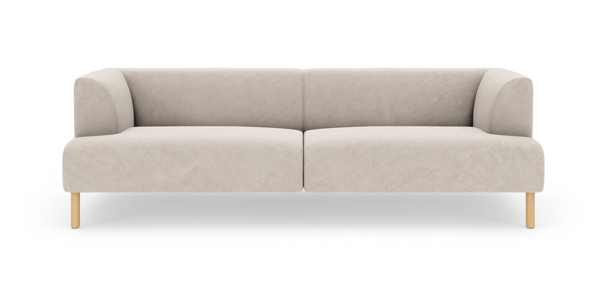 Beige 3‑personers sofa med afrundede armlæn og lyse træben, set direkte forfra i studiemiljø.