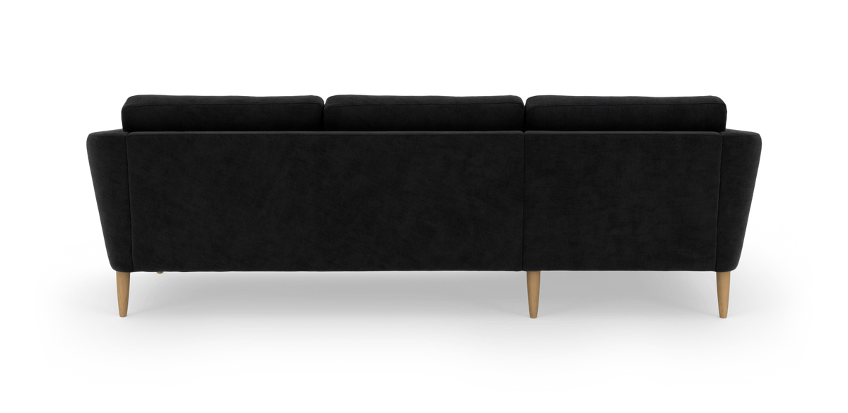 Sort 3-personers sofa set bagfra med lyse træben, fritlagt på hvid baggrund.
