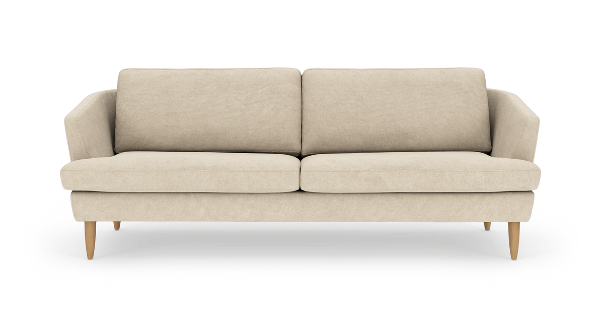 Beige 3‑personers sofa med afrundede armlæn og træben, frontvisning.