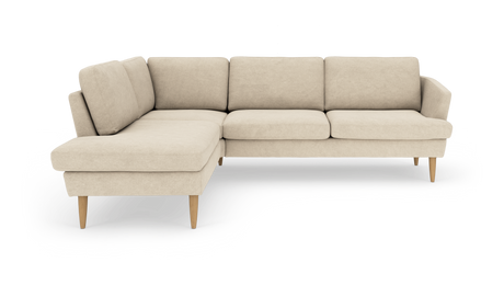 Beige L‑formet hjørnesofa med chaiselong til venstre og slanke træben.