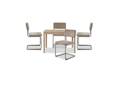 Spisebordssæt med rektangulært bord i lyst træ og fire beige cantilever-stole med kromstel på hvid studiebaggrund.