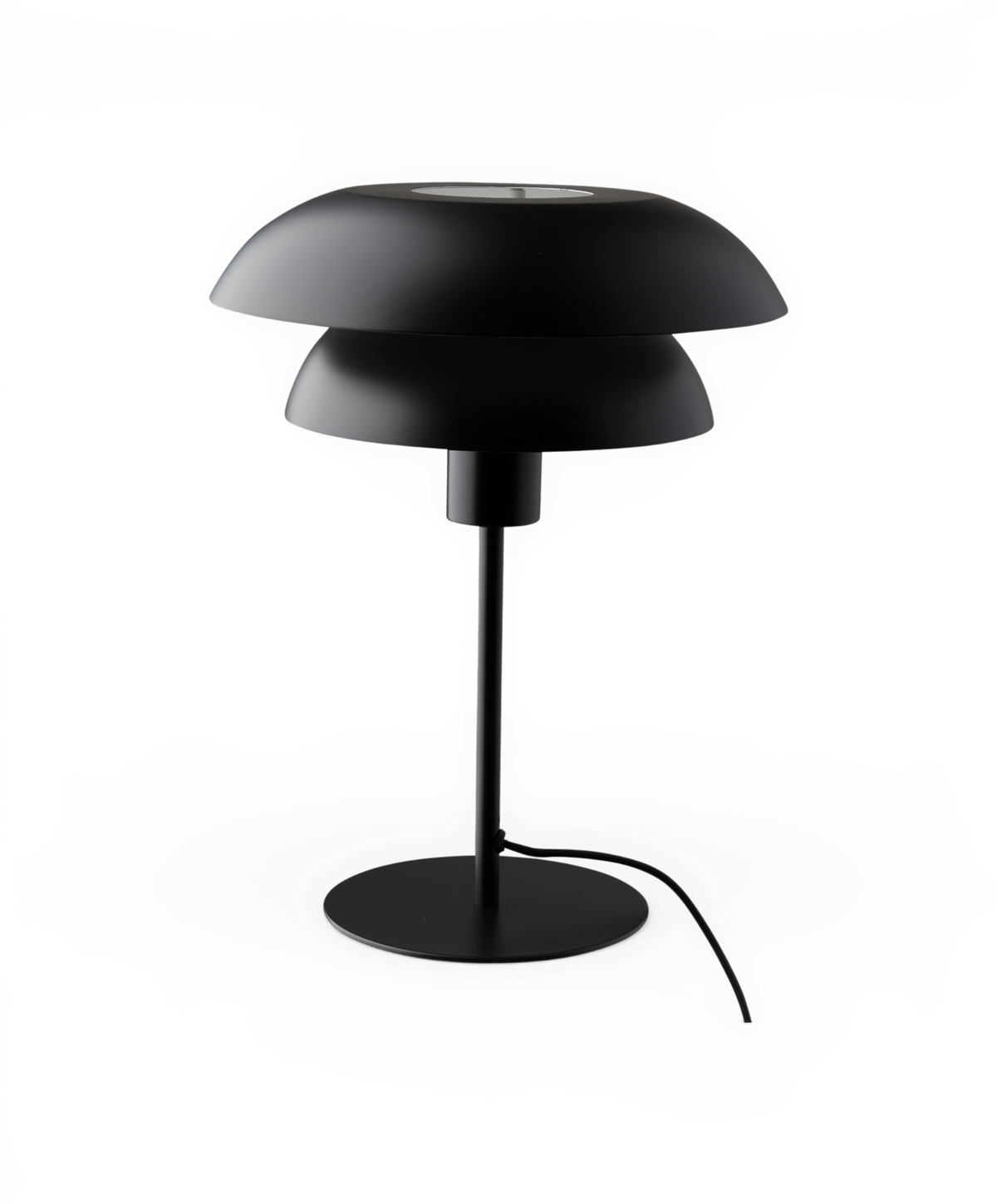 Sort bordlampe med todelt kuppelformet skærm, slank stang og rund fod.