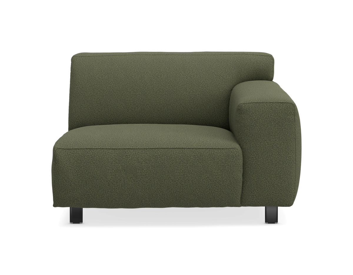 Modulsofa – højre endemodul med højre armlæn i olivengrøn tekstil på sorte ben, frontvisning.