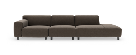Modulsofa i mørkebrun tekstil med chaiselong til højre, frilagt på hvid baggrund.