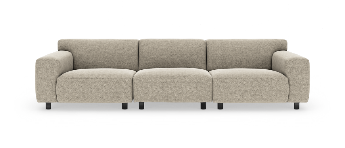 Beige 3-personers stofsofa med afrundede armlæn, frontvisning på hvid baggrund.