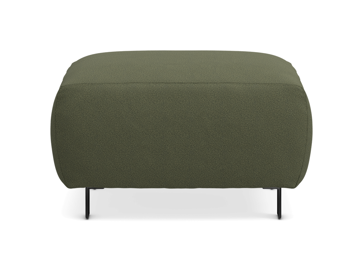 Grøn puf/ottoman med afrundede hjørner og sorte ben, set forfra.