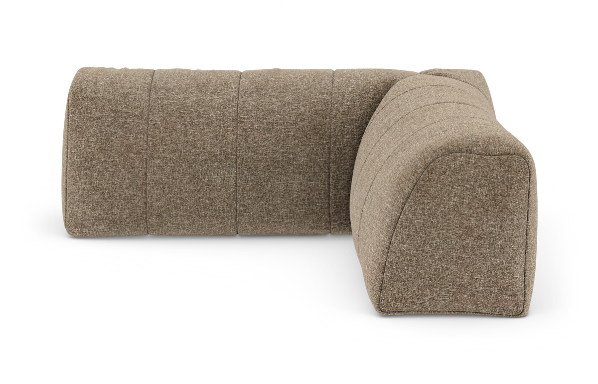 Modulsofa i beige/brunt stof med afrundet endestykke, fritlagt på hvid baggrund.