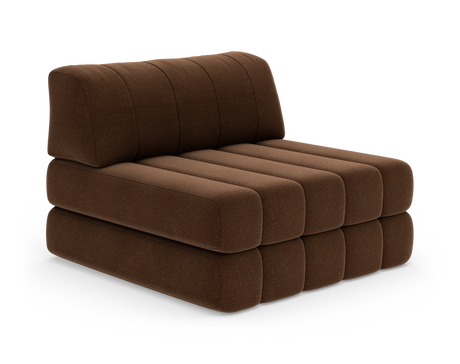 Brun modulær loungestol uden armlæn i bouclé med kanalsyede puder, fritlagt på hvid baggrund.