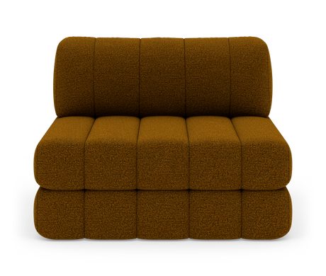 Modulær 2-personers sofa i brun/mustard bouclé med afrundede pudeelementer, set forfra på hvid baggrund.