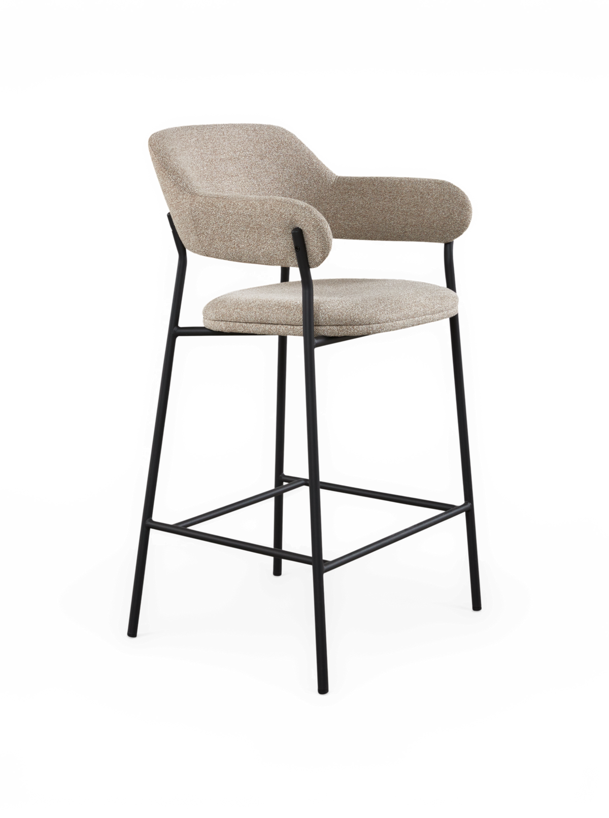 Beige polstret barstol med armlæn og sort metalstel.