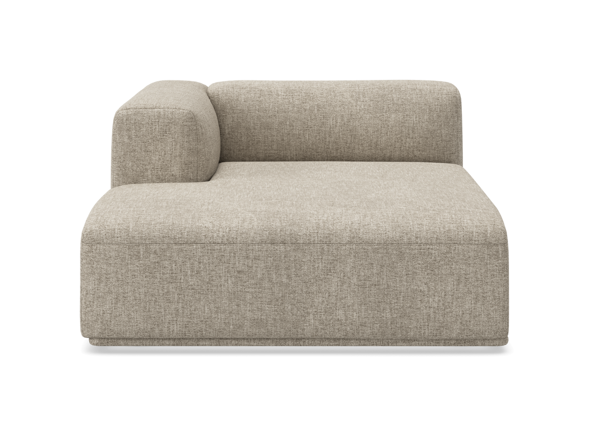 Beige chaiselongmodul med venstre armlæn, set forfra på hvid baggrund.
