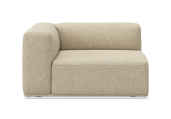Beige modulsofa, venstrehjørne med lav ryg og afrundede kanter, frilagt produktbillede.