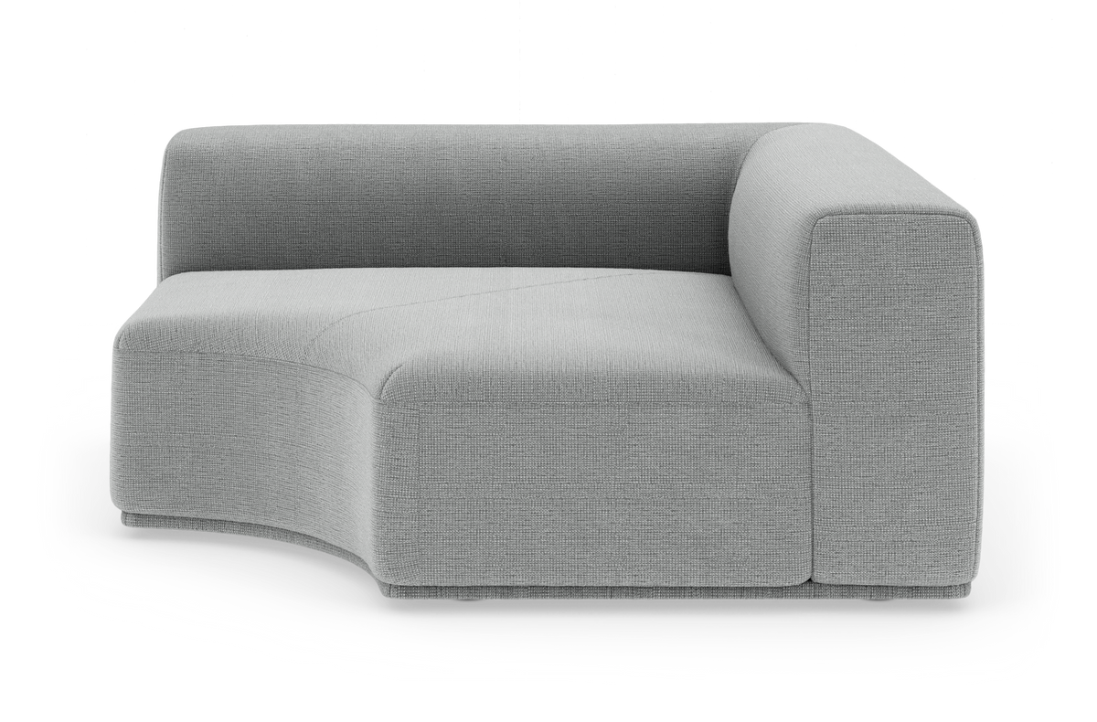 Lysegrå modulsofa med afrundet hjørnemodul i tekstil, frilagt mod hvid baggrund.