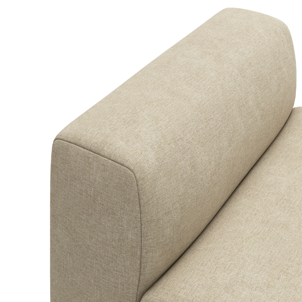 Nærbillede af beige stofsofas armlæn og ryglæn på neutral baggrund.