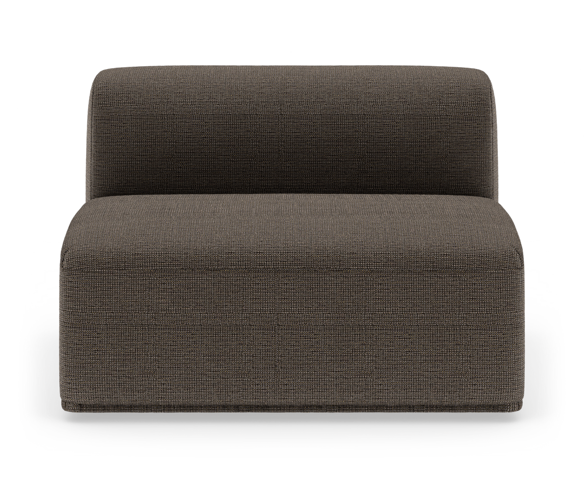 Modulær armløs sofa i brun tekstil, frontvisning på hvid studiebaggrund.