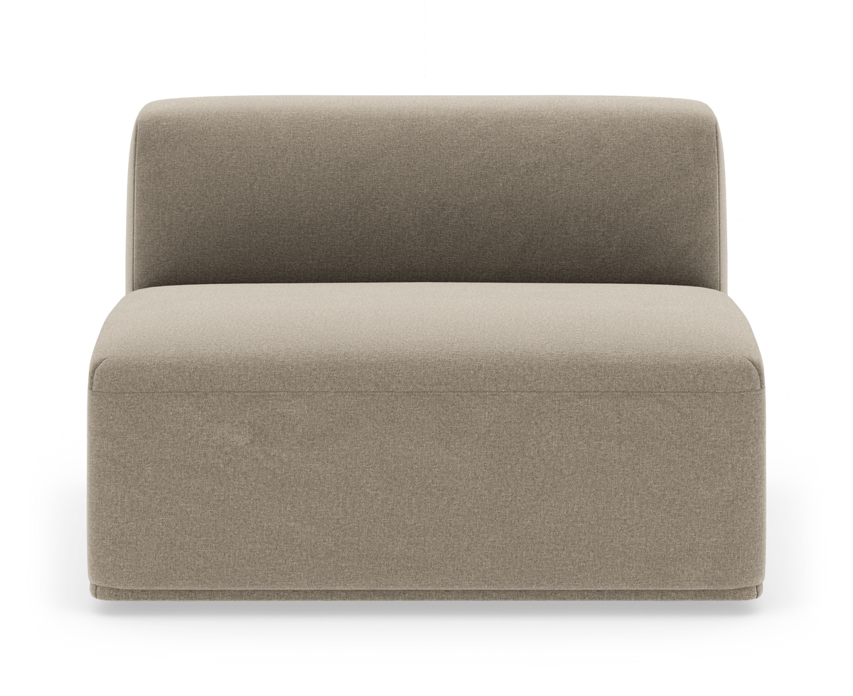 Beige modulsofa uden armlæn i stof, set forfra.