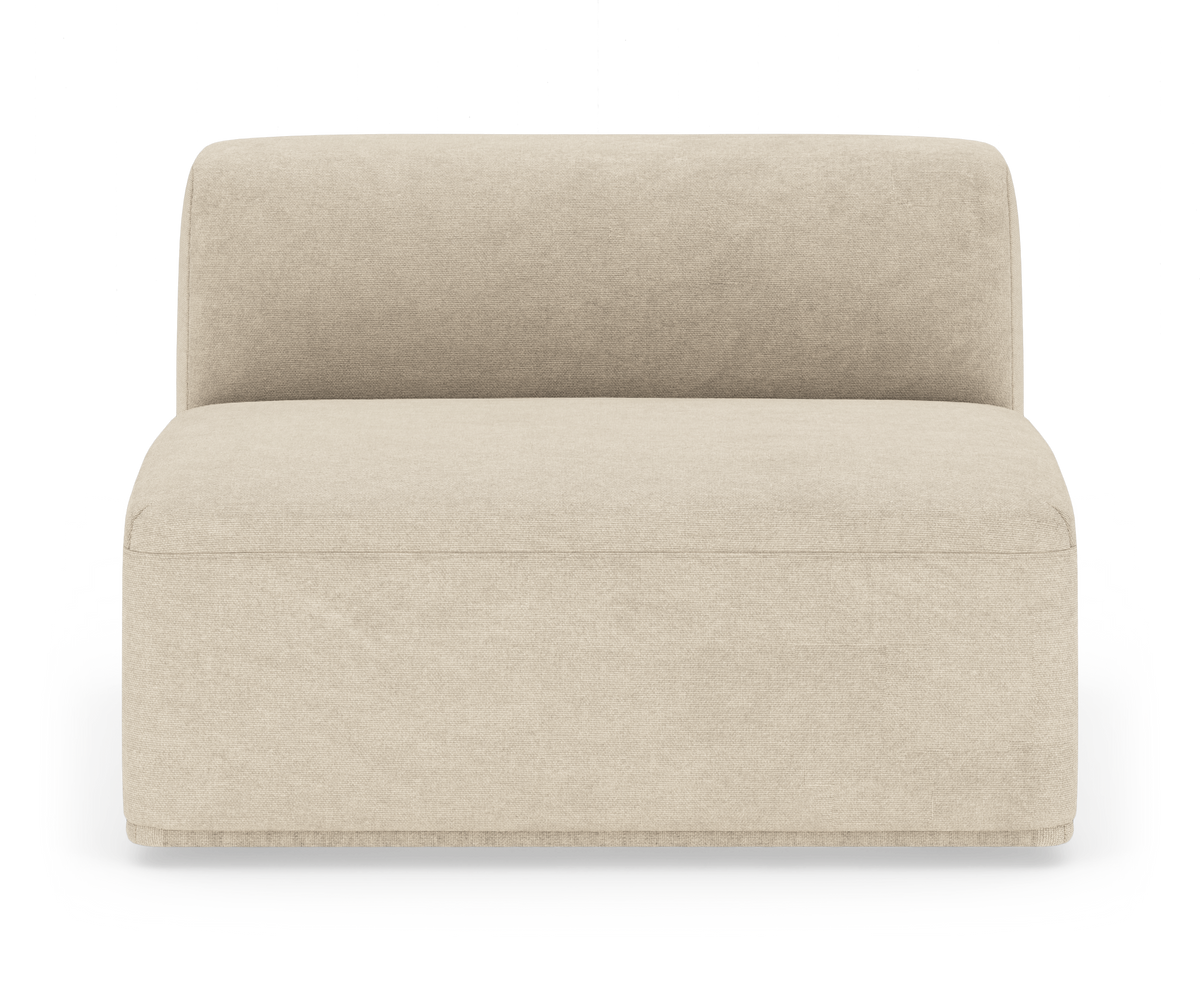 Beige modulær armløs loungedel med lav ryg, set forfra på hvid baggrund.