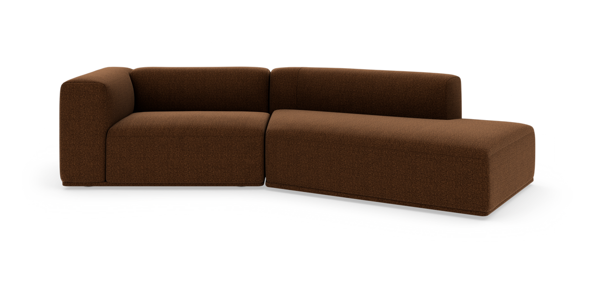 Brun L-formet modulsofa med blødt afrundede hjørner, frilagt på hvid baggrund.