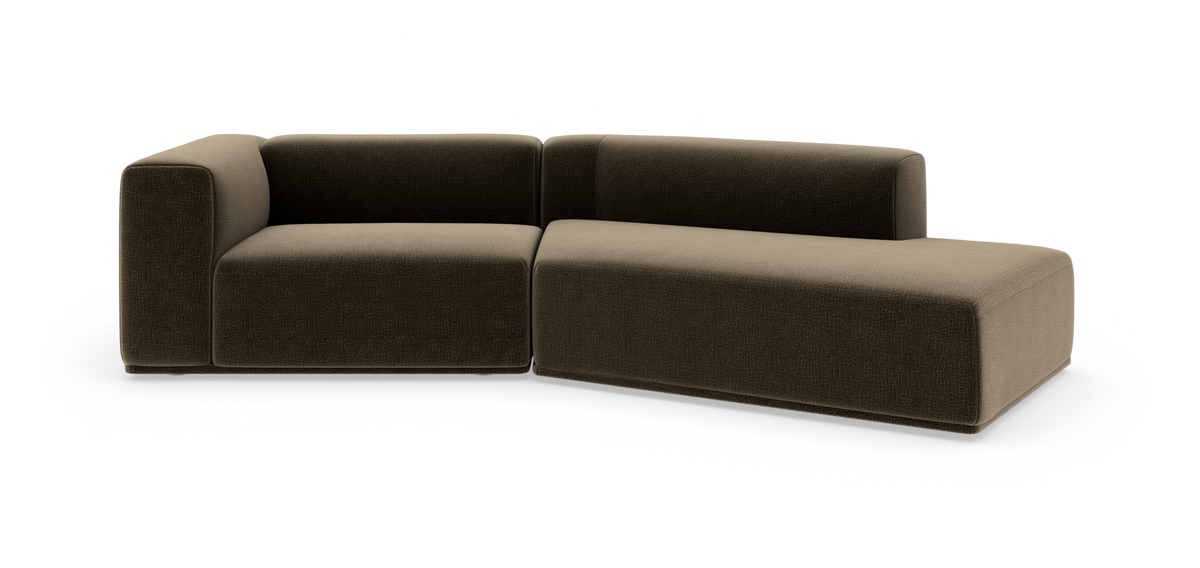 L‑formet modulsofa i brun‑beige tekstil på hvid baggrund.