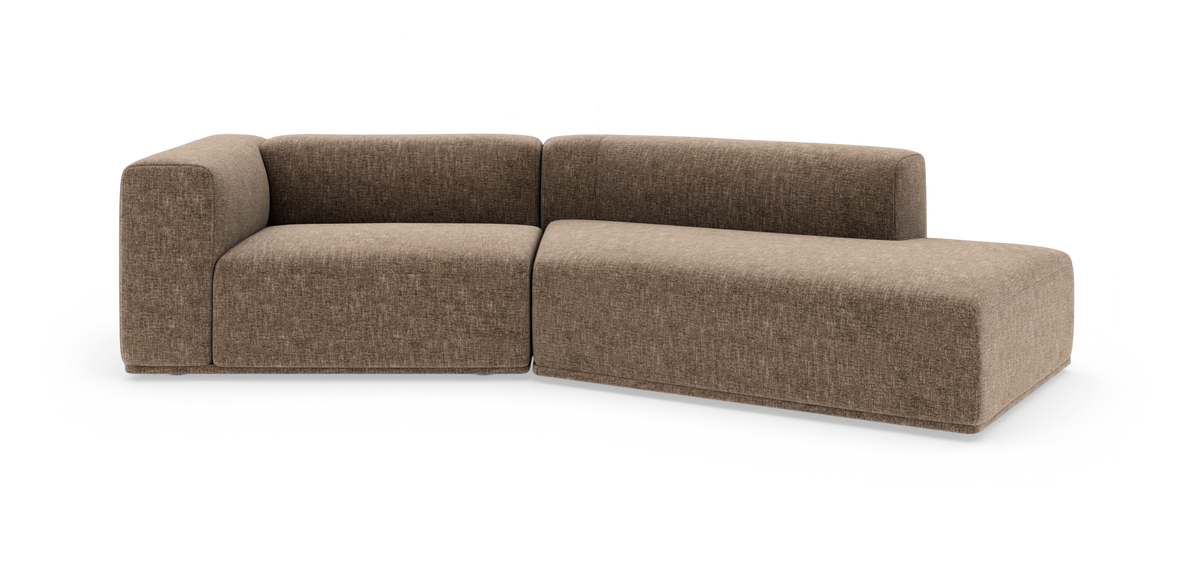Modulær L-formet stofsofa i beige/brun, frilagt på hvid baggrund.