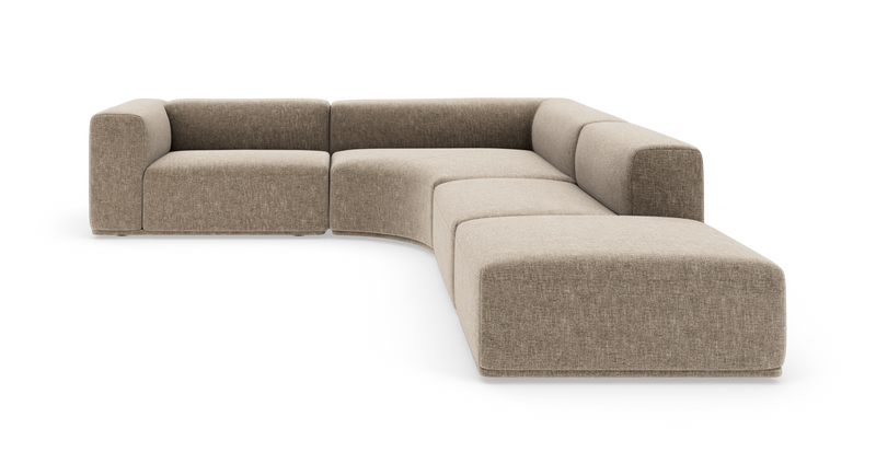 Modulsofa i beige stof, L-form med afrundet hjørnesektion og bred chaiselong._ps