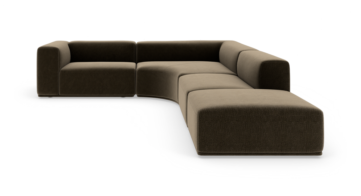 Modulær L-formet hjørnesofa i mørkebrun og beige stof, fritlagt på hvid baggrund.
