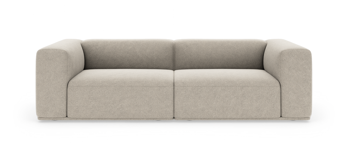 Beige 2-personers sofa med brede, blokformede armlæn i moderne, minimalistisk design, frilagt på hvid baggrund.