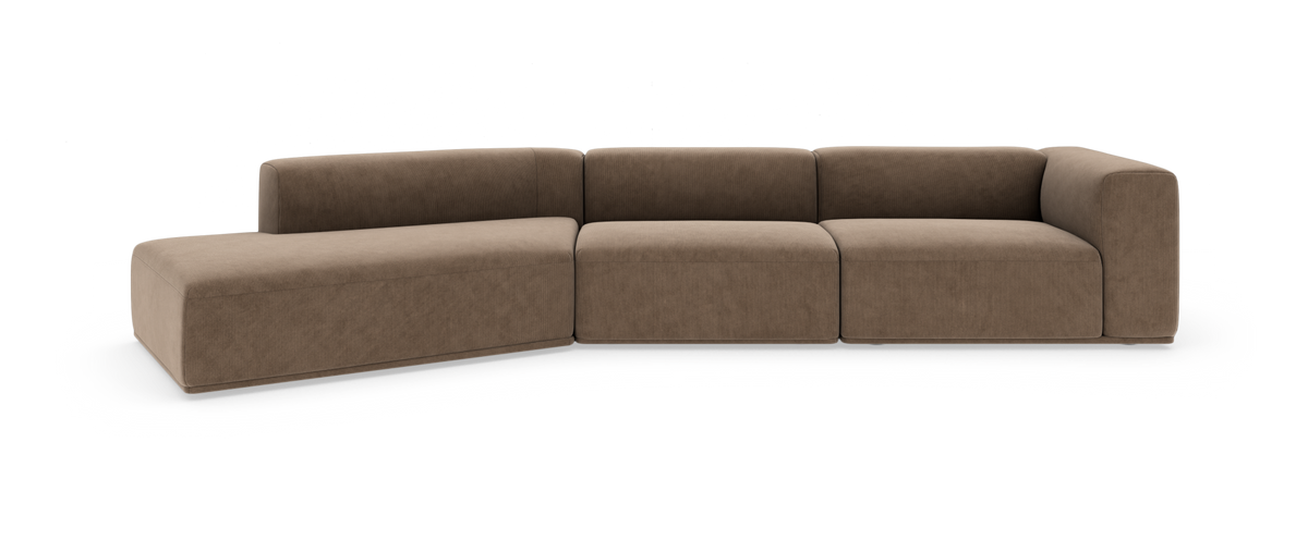 Brun modul-hjørnesofa med venstrevendt chaiselong, frilagt på hvid baggrund.