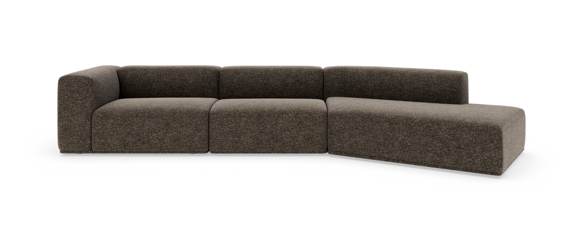 Modulsofa i mørkebrun tekstil med højre chaiselong, frilagt på hvid baggrund.
