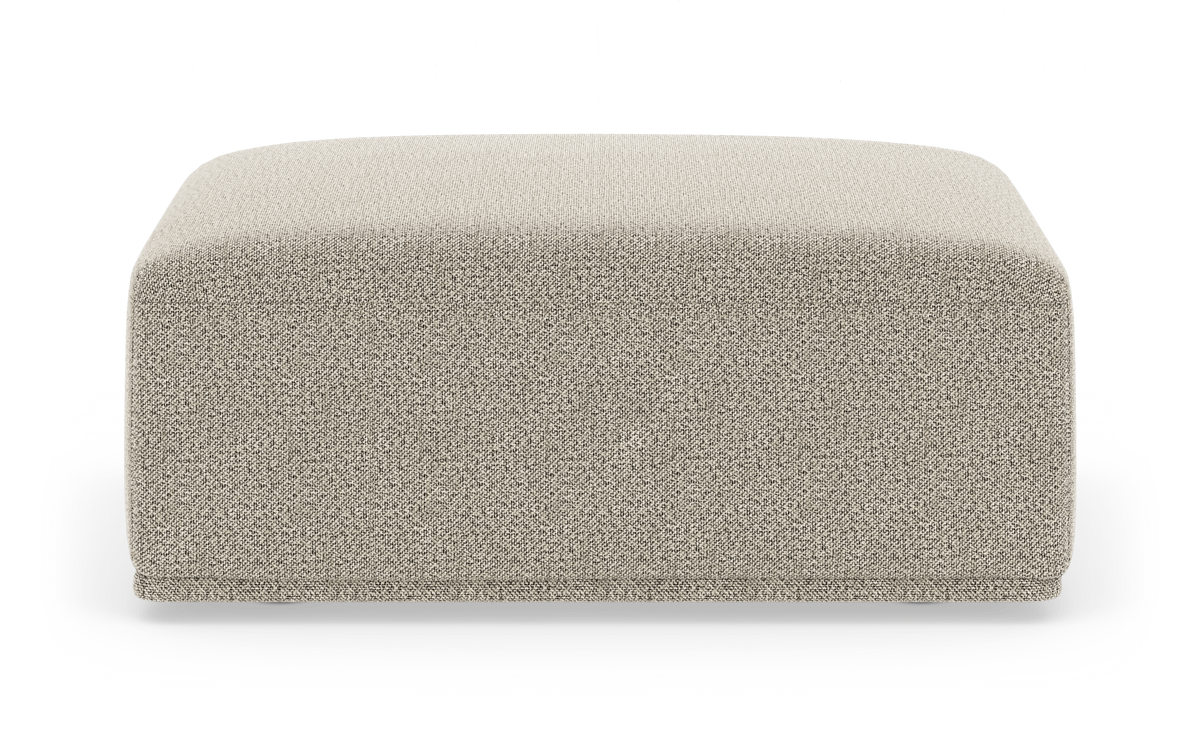 Beige firkantet puf/ottoman i stof, frontvisning på hvid baggrund.