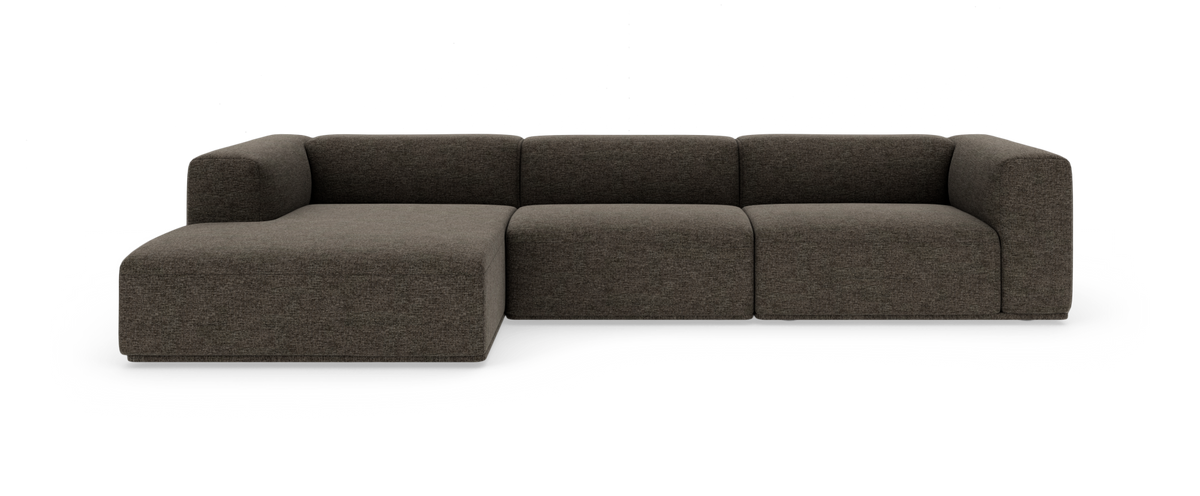 Modulsofa i mørkebrun tekstil med venstrevendt chaiselong, frontvisning på hvid baggrund.