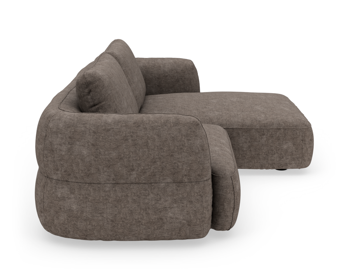 Brungrå modulsofa med chaiselong og bløde afrundede former på hvid baggrund.
